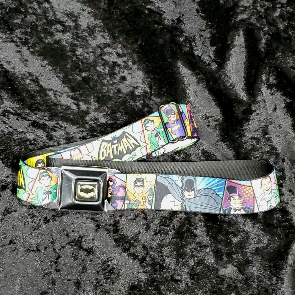 DC Comics Classic Batman Buckle Down Seatbelt Belt Robin Joker Penguin Riddler